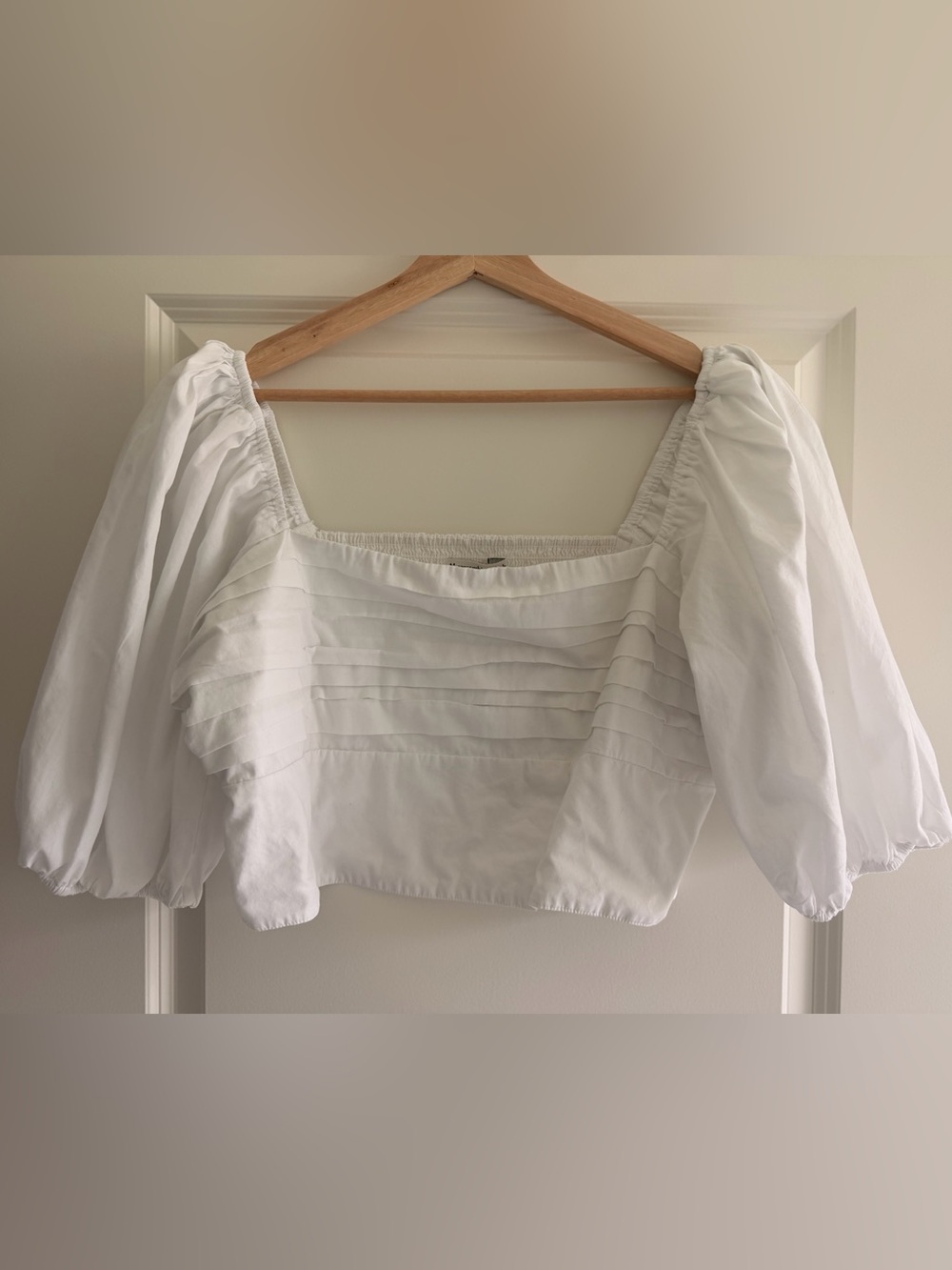 Abercrombie & Fitch White Pintuck Square-Neck Crop Top